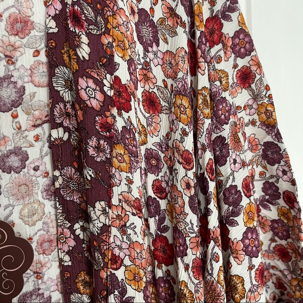 KNOX ROSE MAROON AND IVORY TASSEL SHAWL M/ L - Picture 4 of 7